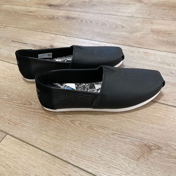 TOMS X Star Wars Black Leather Darth Vader / Storm Trooper Ladies Size 7.5 ✅NEW✅ - Picture 2 of 8